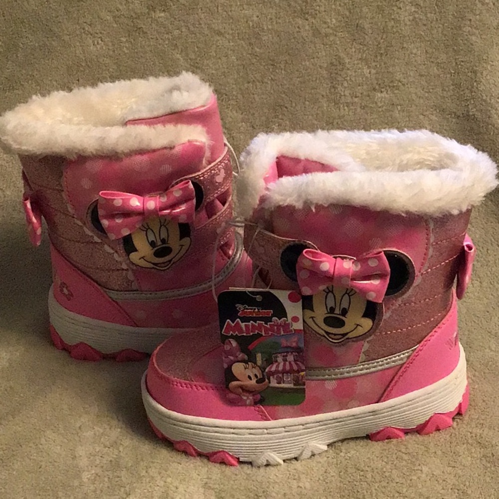 NWT Minnie Mouse Snow Boots